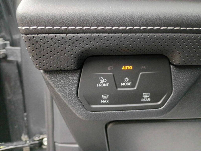 2025 Volkswagen Atlas Cross Sport SE 4Motion