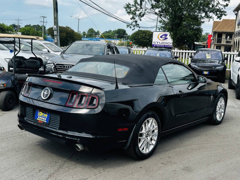 2014 Ford Mustang V6
