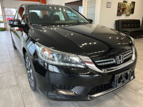 2015 Honda Accord Hybrid for sale at Evolution Autos in Whiteland IN