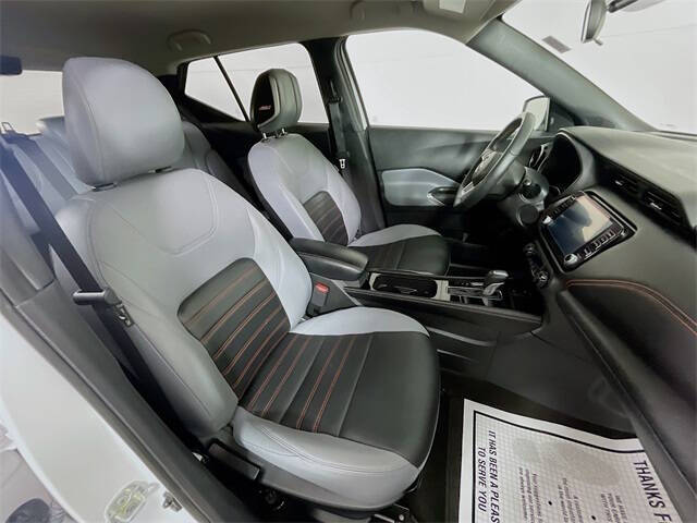 2022 Nissan Kicks SR