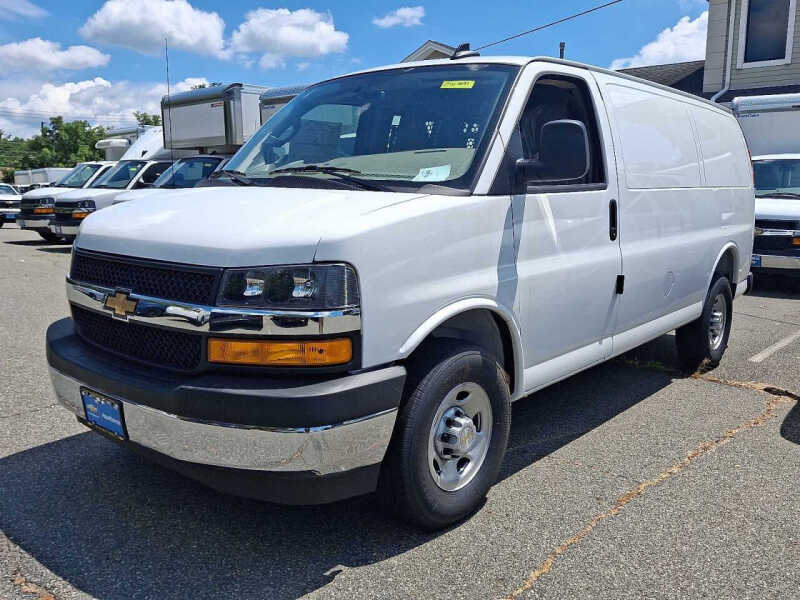 2025 Chevrolet Express 2500