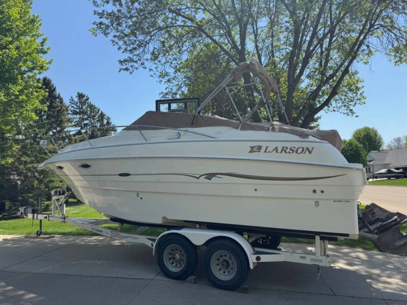 2001 Larson Boats 259 Cabrio