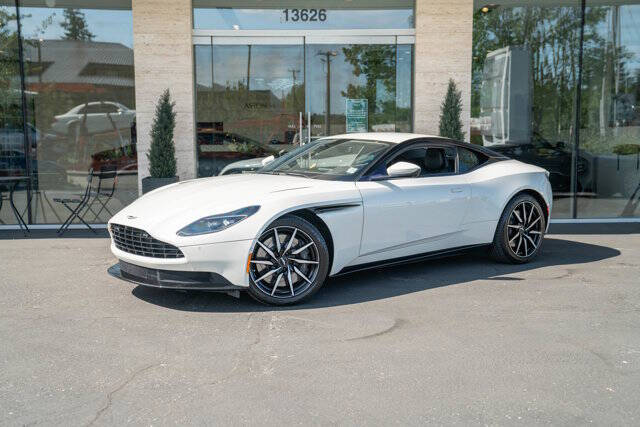 2019 Aston Martin DB11 28