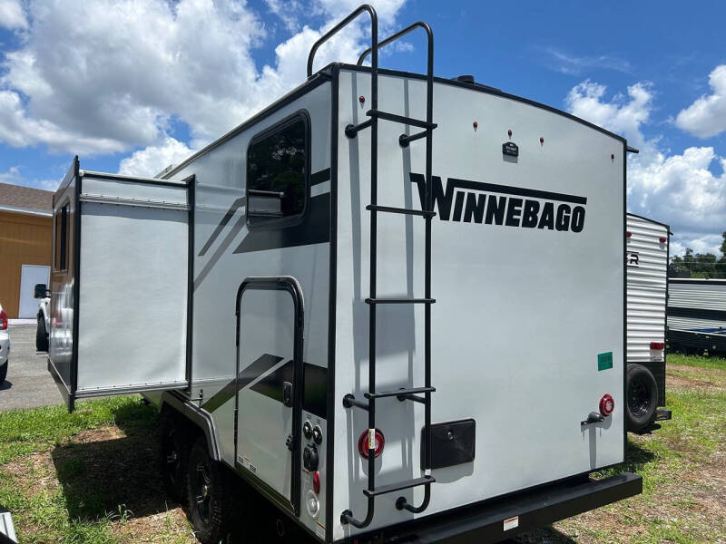 2023 Winnebago Minnie