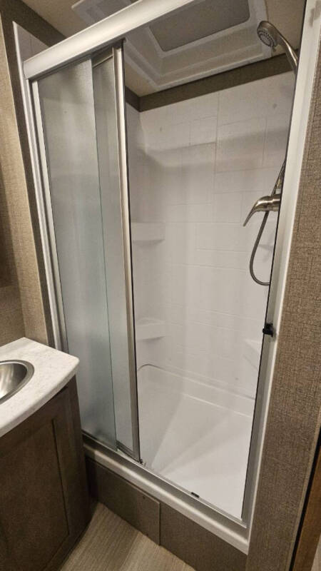 2021 Thor Motor Coach Magnitude