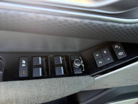 2019 Land Rover Range Rover Velar P250 R-Dynamic SE
