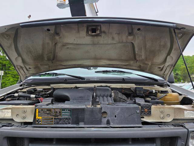 2005 Ford E-Series E-350 SD