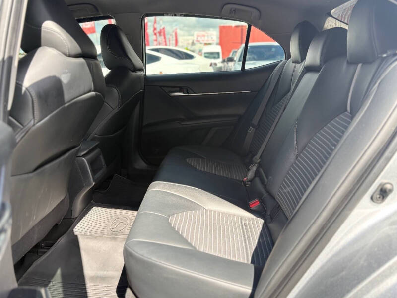 2020 Toyota Camry SE