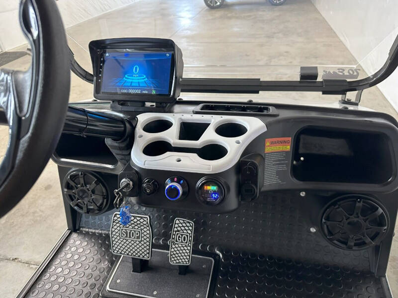 2025 Evolution Carrier Plus 6 Seater