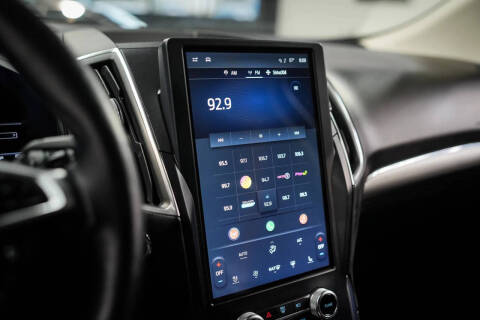 2023 Ford Edge Titanium