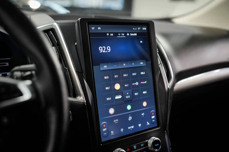 2023 Ford Edge Titanium