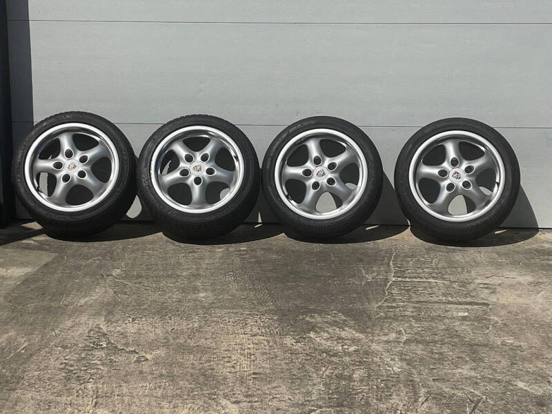 1996 Porsche 911 Carrera 4