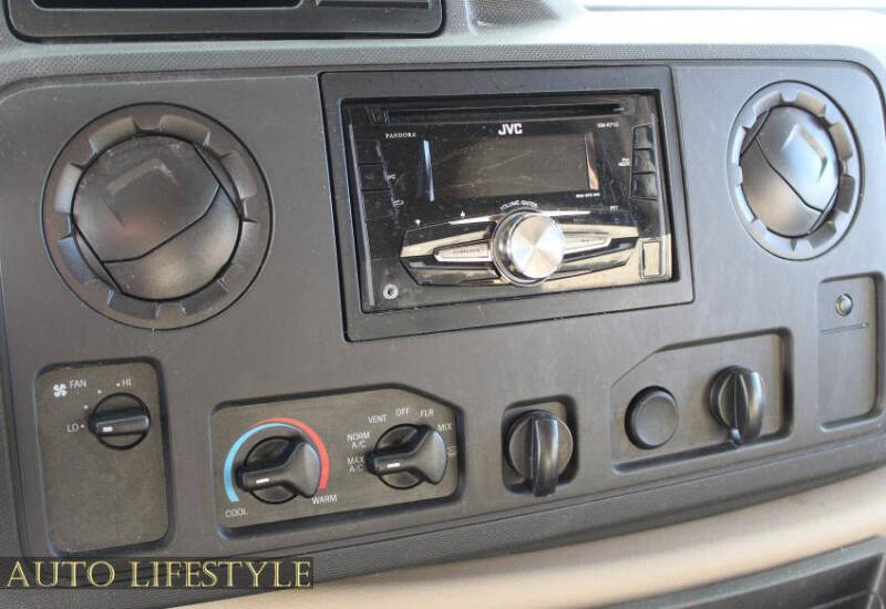 2014 Ford E-Series E-450 SD