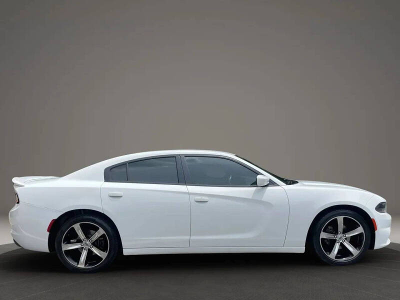 2017 Dodge Charger SE