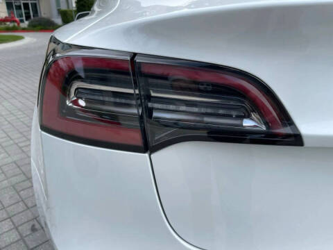 2020 Tesla Model 3 Standard Range Plus
