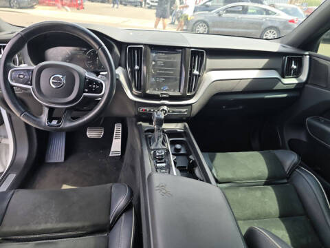 2019 Volvo XC60 T5 R-Design