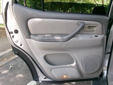 2003 Toyota Sequoia SR5