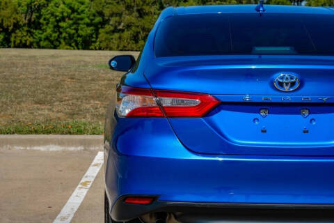 2020 Toyota Camry Hybrid LE