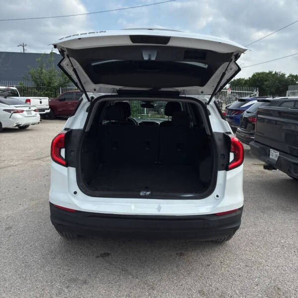 2024 GMC Terrain SLE