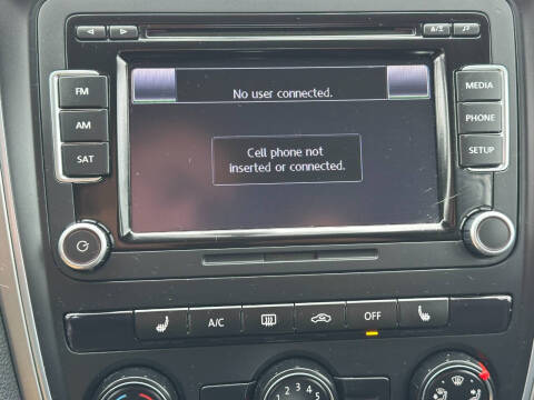 2015 Volkswagen Passat 1.8T Limited Edition