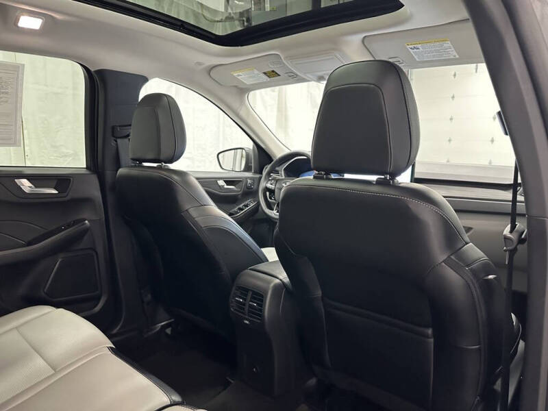 2025 Ford Escape Platinum