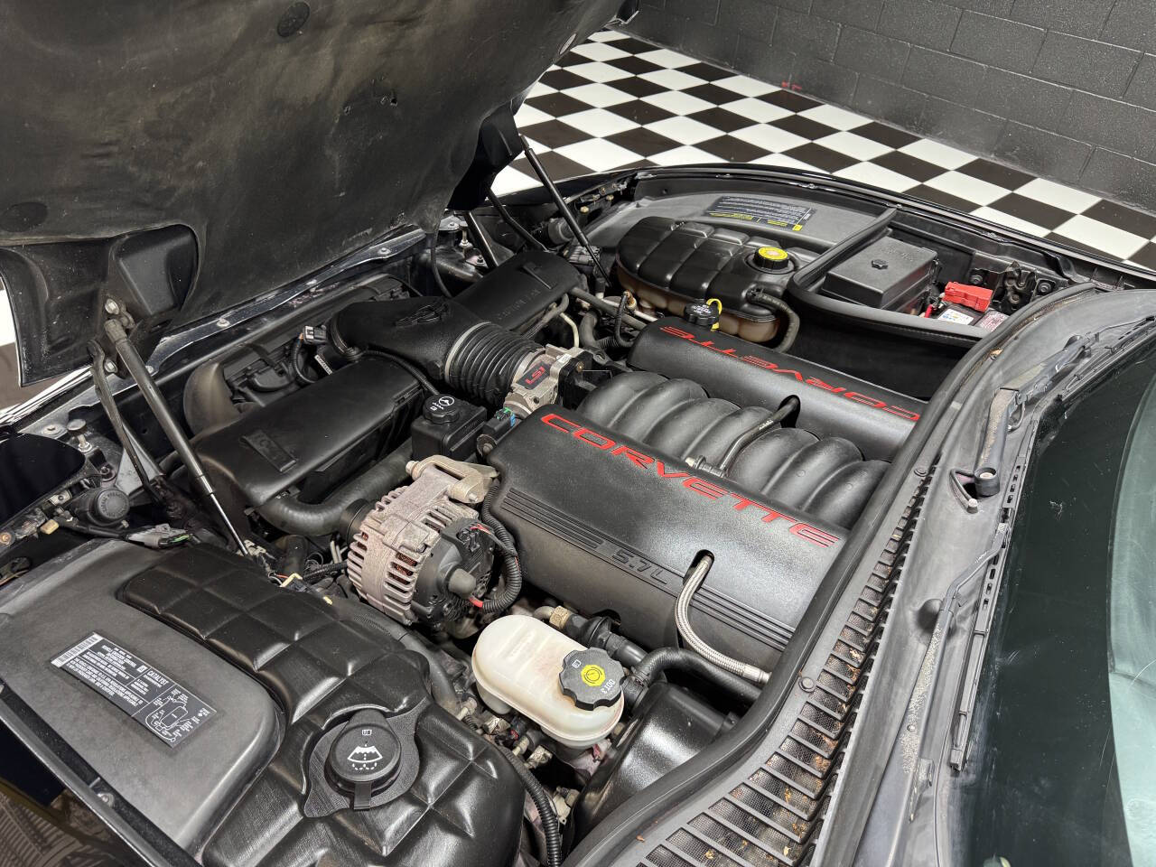 2004 Chevrolet Corvette 27