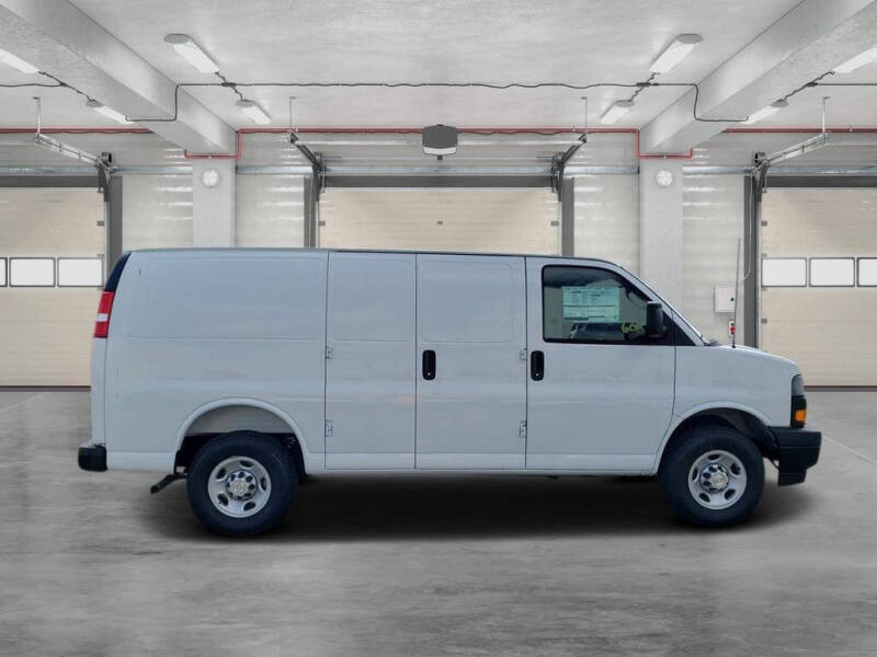 2025 Chevrolet Express 2500