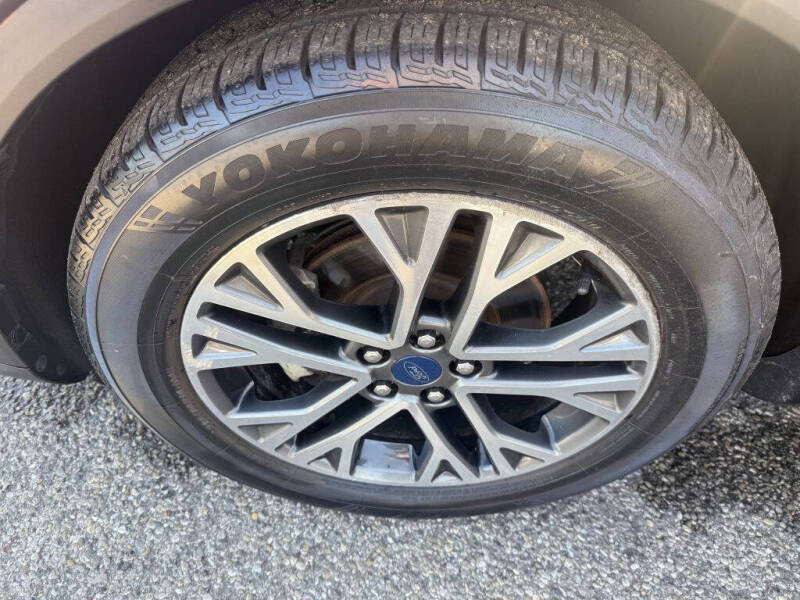 2020 Ford Escape SEL