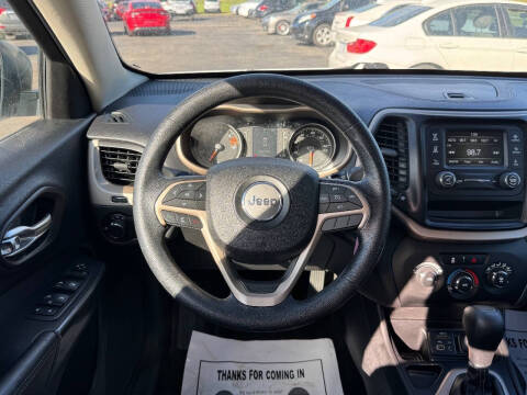 2017 Jeep Cherokee Sport