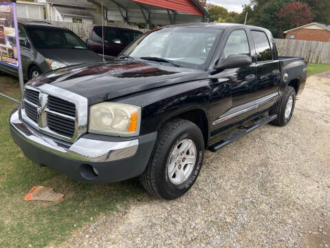 2005 Dodge Dakota for sale at Sartins Auto Sales in Dyersburg TN