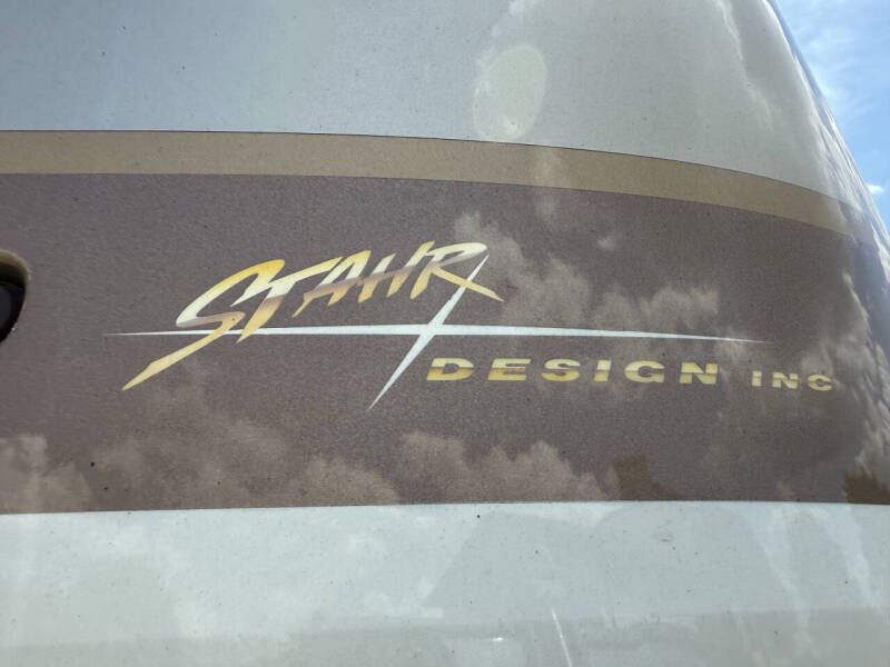 2001 Prevost Marathon