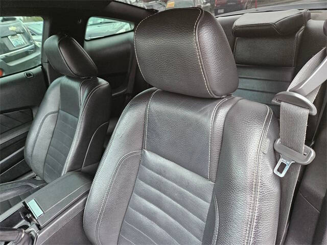 2011 Ford Mustang V6 Premium