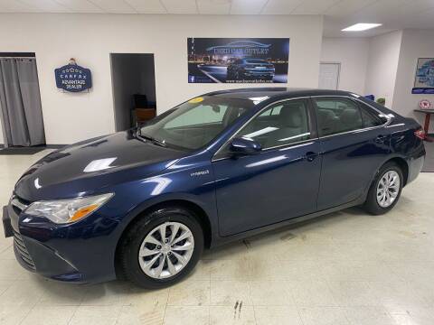 2015 Toyota Camry Hybrid for sale at Used Car Outlet in Bloomington IL