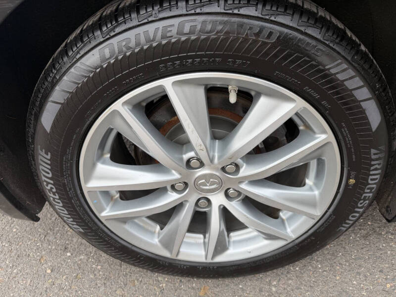 2015 Infiniti Q50 Premium