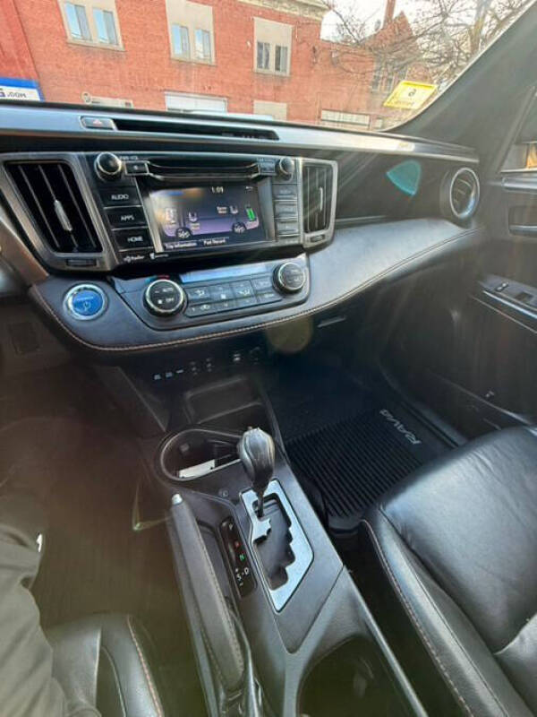 2017 Toyota RAV4 Hybrid SE