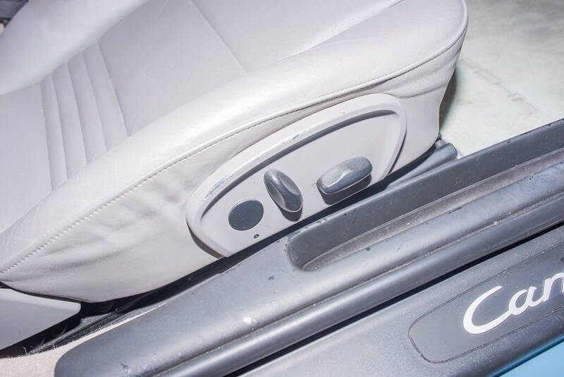 2004 Porsche 911 Carrera