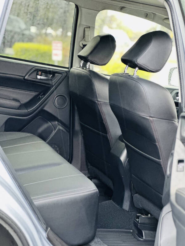 2017 Subaru Forester 2.5i Touring