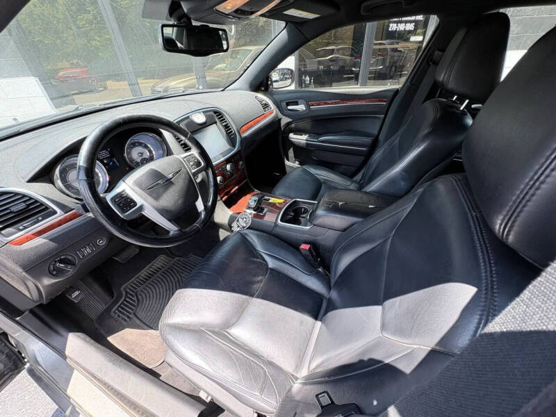 2012 Chrysler 300 Limited