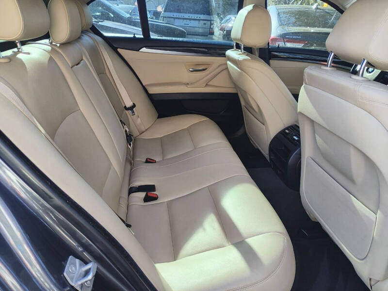 2016 BMW 5 Series 528i