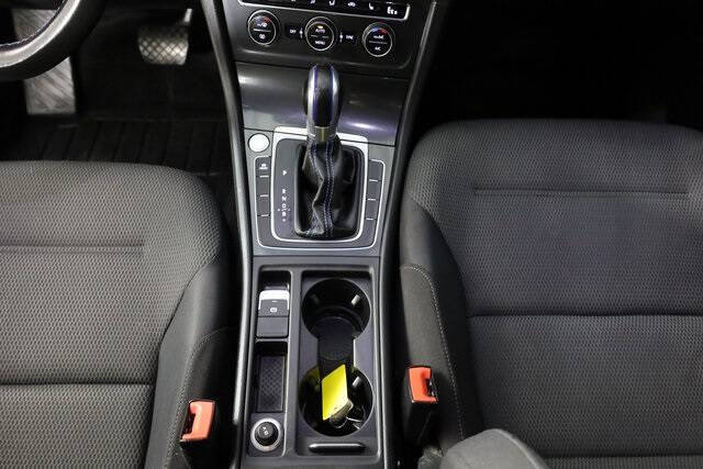 2017 Volkswagen e-Golf SE