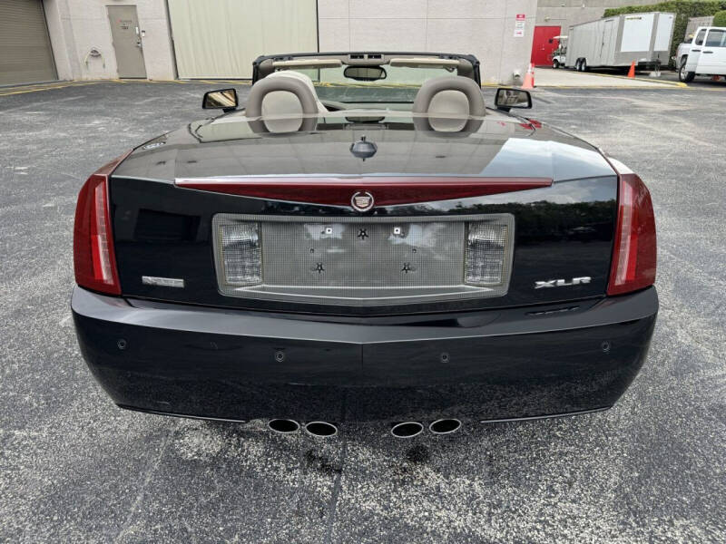 2005 Cadillac XLR
