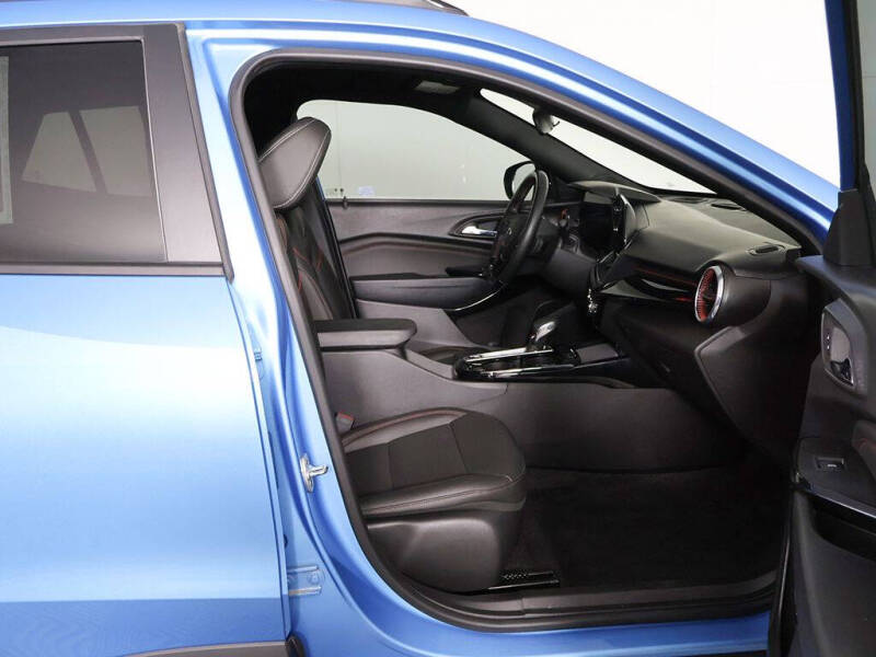 2025 Chevrolet Trax RS