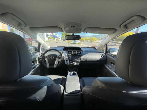2012 Toyota Prius v Five