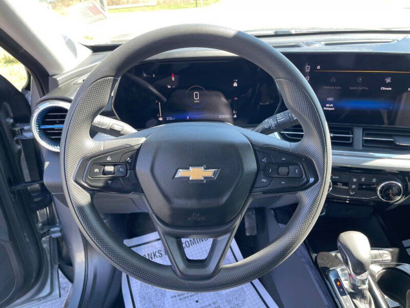 2024 Chevrolet Trax LT