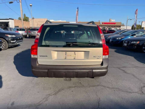 2004 Volvo XC70