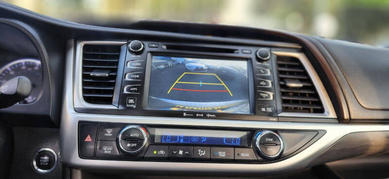 2017 Toyota Highlander Limited