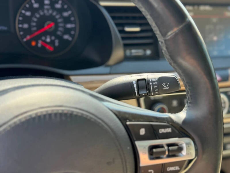 2017 Kia Cadenza Premium