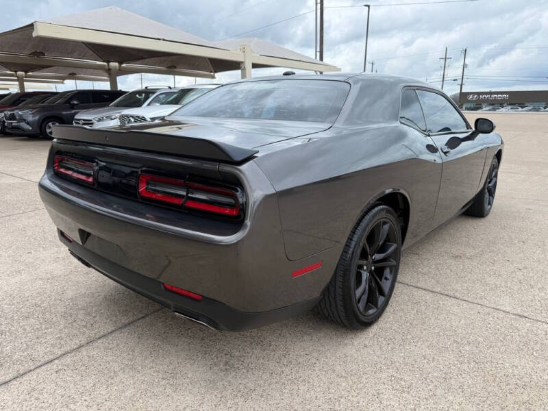 2021 Dodge Challenger SXT