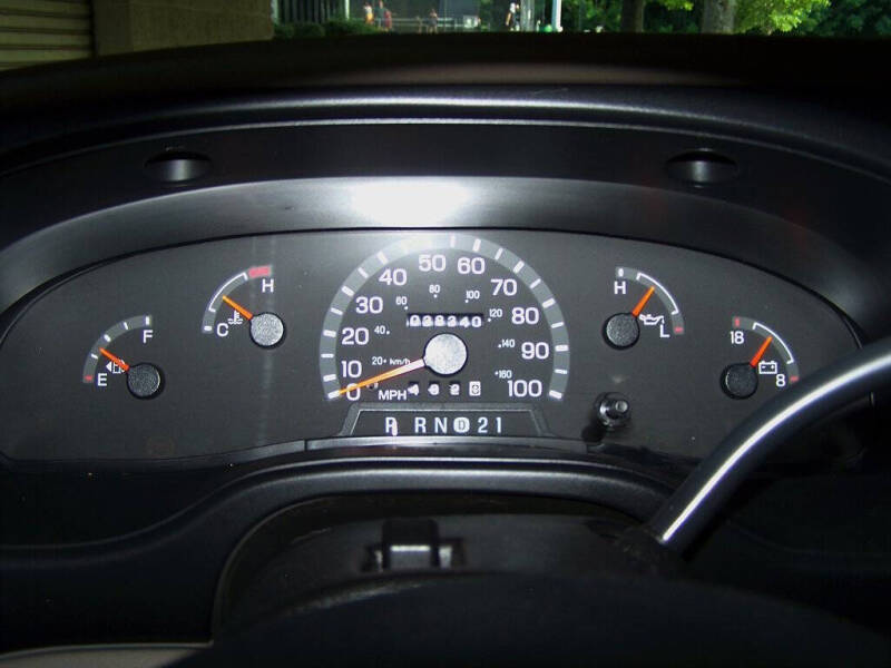 2000 Ford E-Series E-150