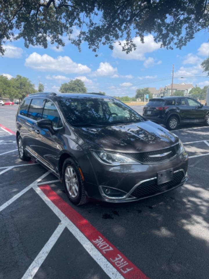 2020 Chrysler Pacifica for sale at AUSTIN PREMIER AUTO in Austin, TX